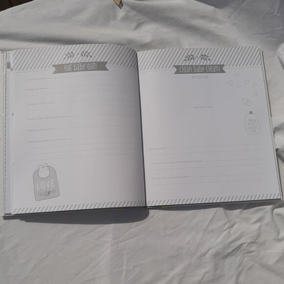 Little Blossoms by  0-5 Year Baby Memory Book with Ink Pad 11" x 9" - Picture 10 of 16